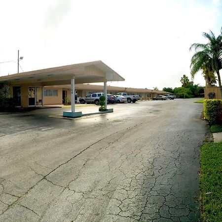 Coral Roc Motel ฟลอริดาซิตี้ ภายนอก รูปภาพ